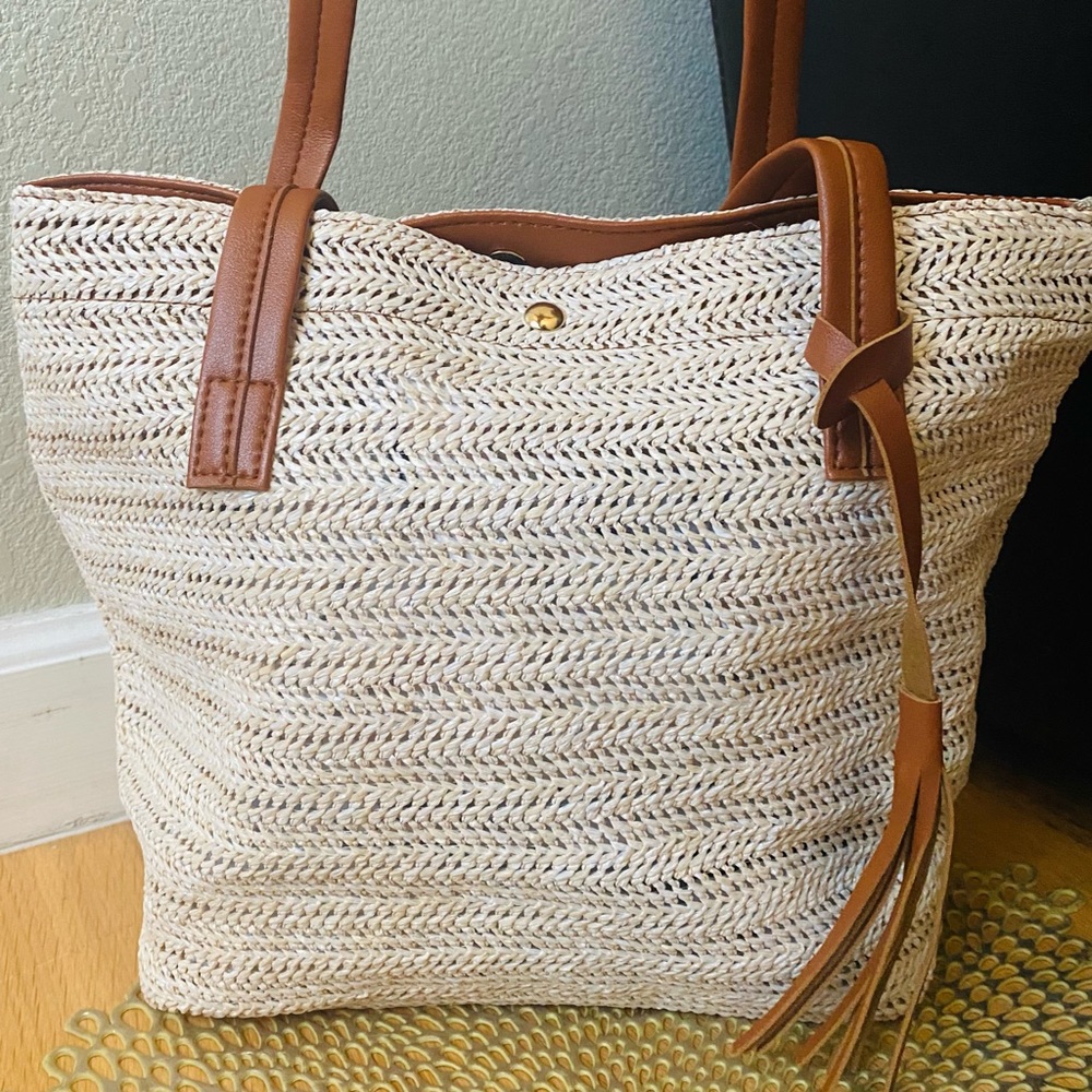 🆕LAST ONE!🛍 Summer Straw Tassel Charm Handbag